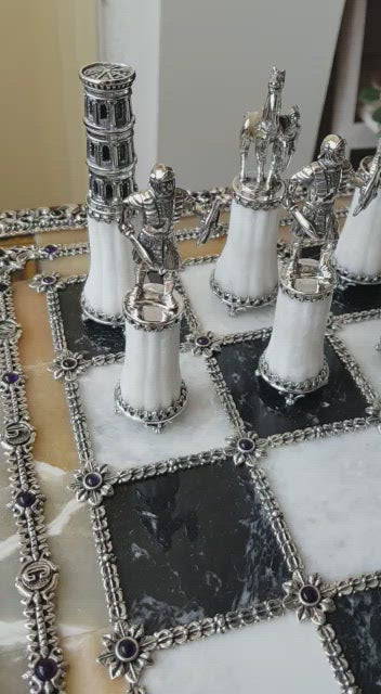 Black and White Oynx Chess Set